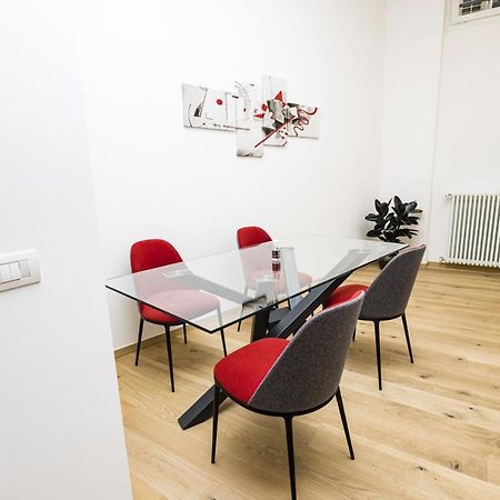 Loft La Sedia Rossa - Centro Storico Apartment มิลาน ภายนอก รูปภาพ
