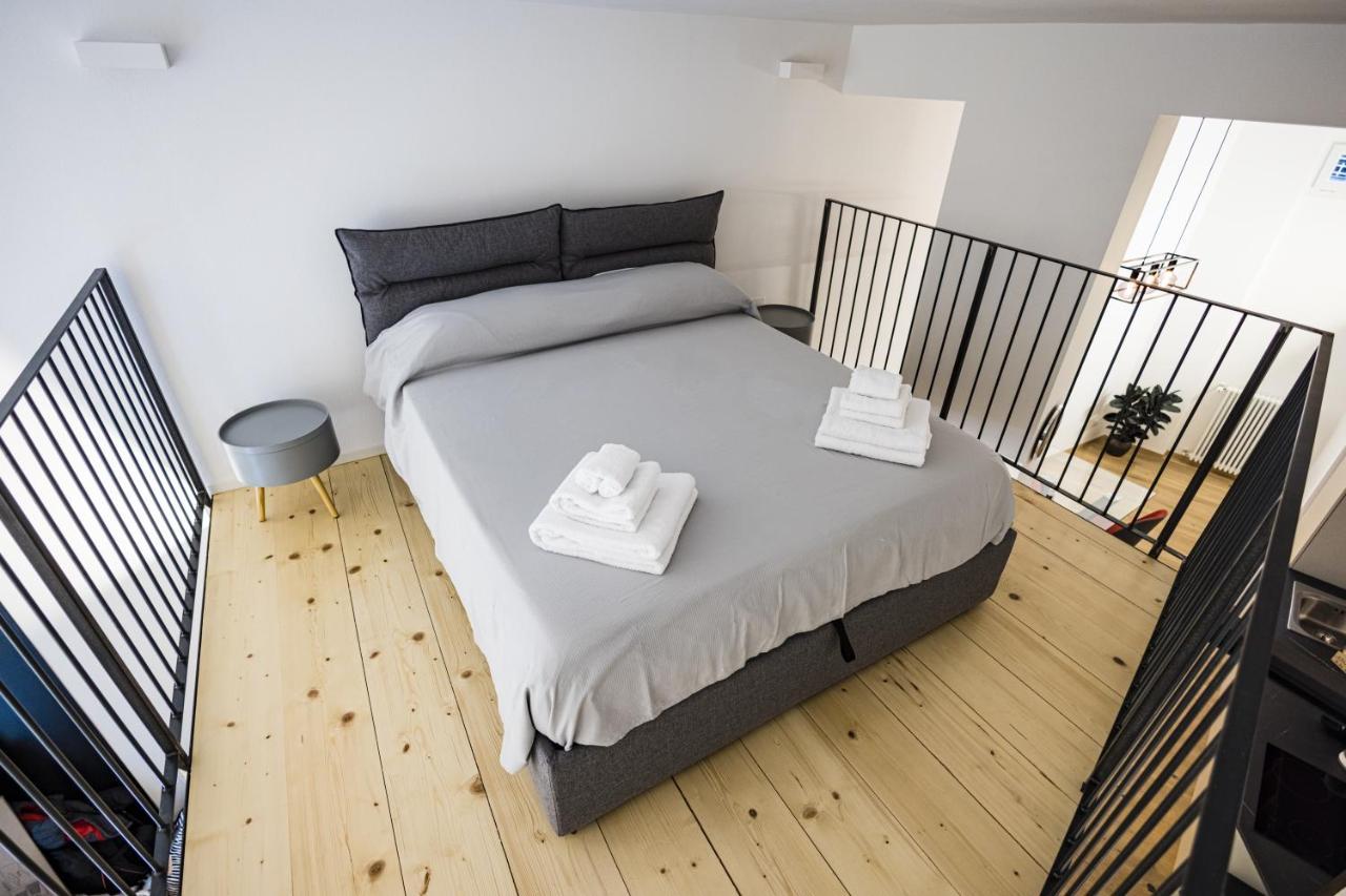 Loft La Sedia Rossa - Centro Storico Apartment มิลาน ภายนอก รูปภาพ