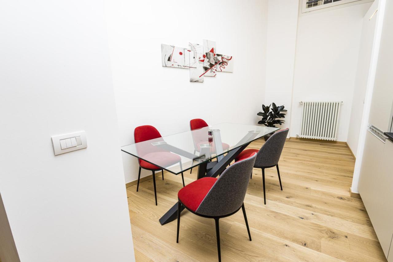 Loft La Sedia Rossa - Centro Storico Apartment มิลาน ภายนอก รูปภาพ