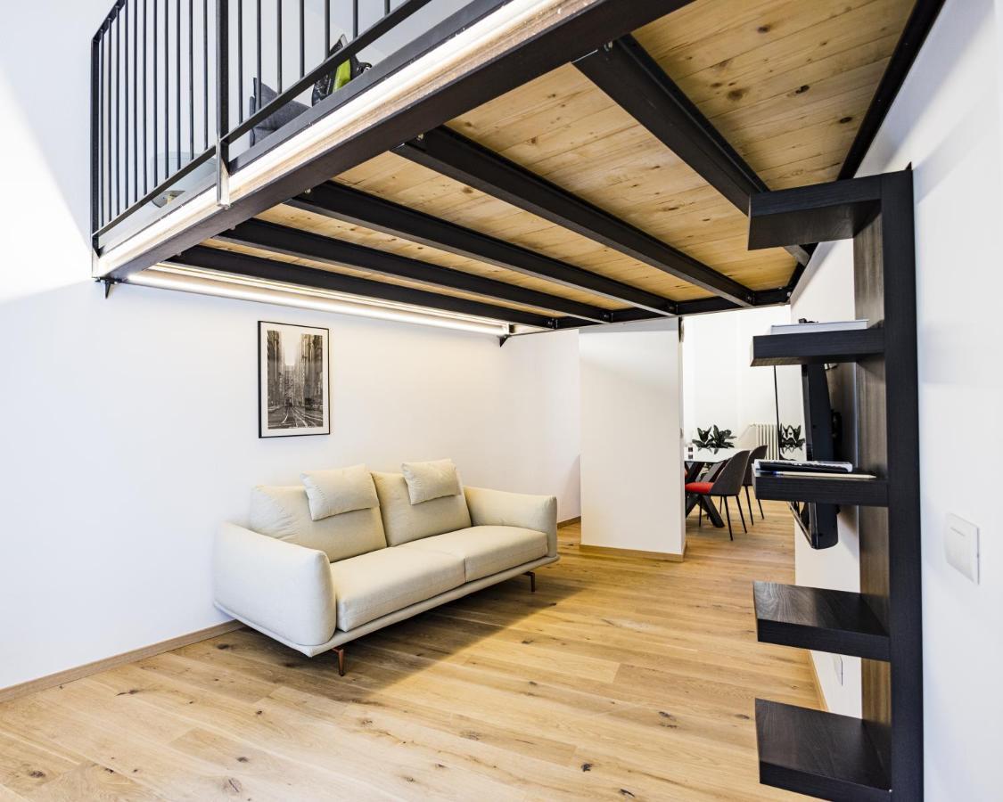 Loft La Sedia Rossa - Centro Storico Apartment มิลาน ภายนอก รูปภาพ