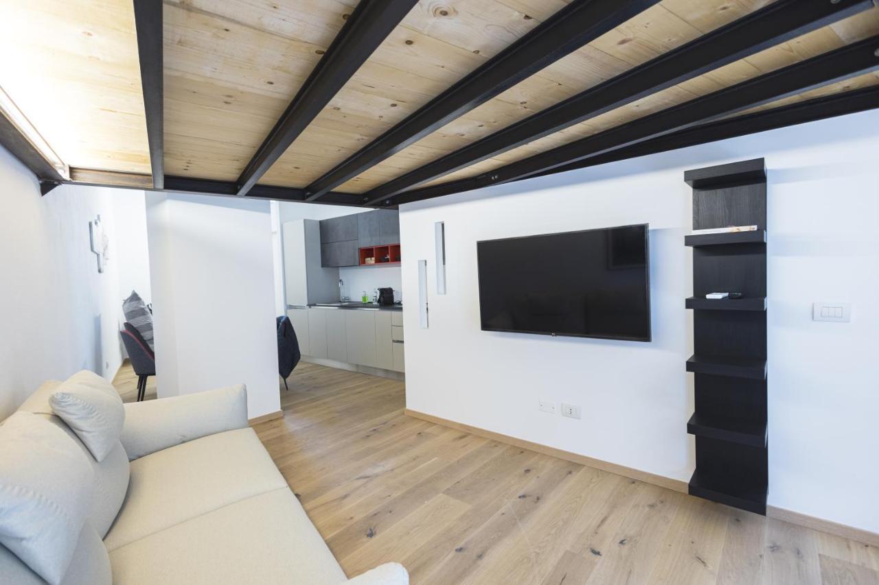 Loft La Sedia Rossa - Centro Storico Apartment มิลาน ภายนอก รูปภาพ